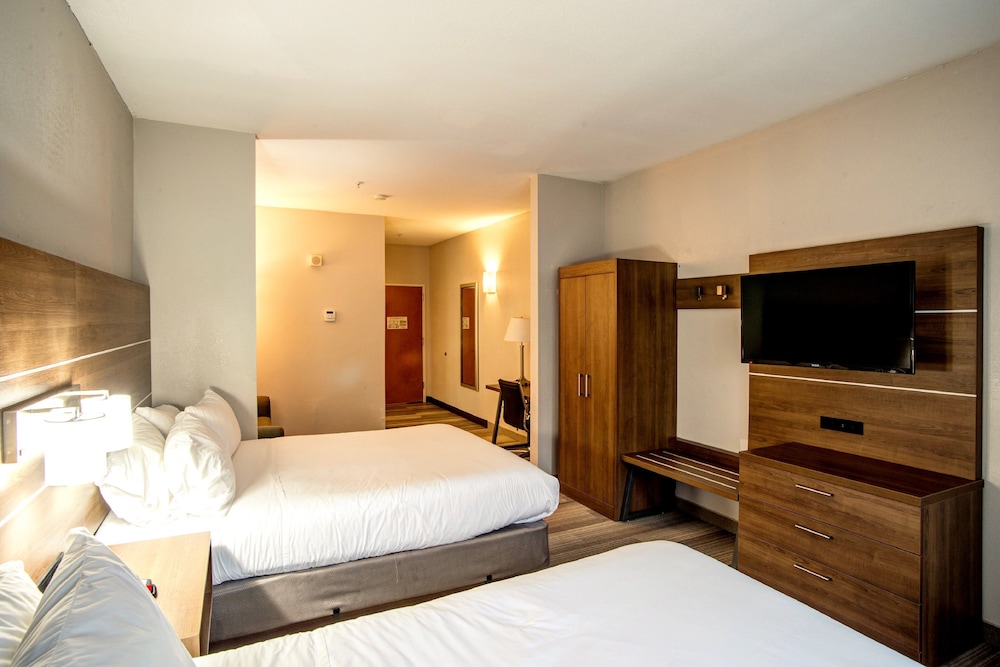 Holiday Inn Express La Plata 18/48