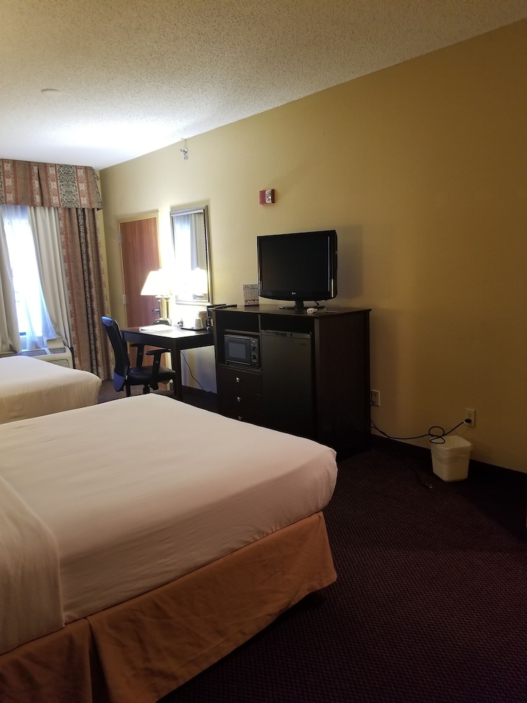 Days Inn By Wyndham Tulsa Central 24/42