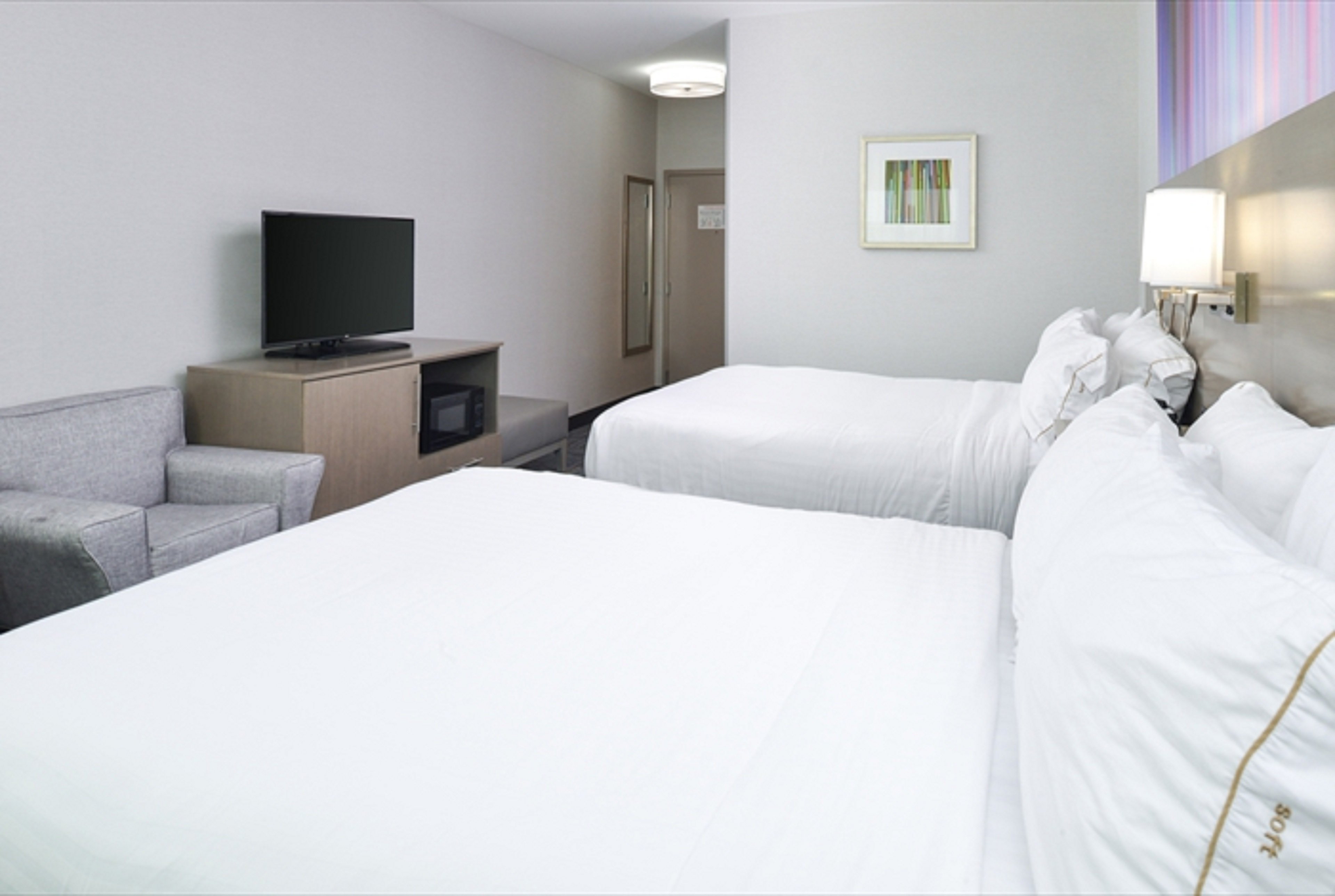 Holiday Inn Express Suites Shippensburg 22/65