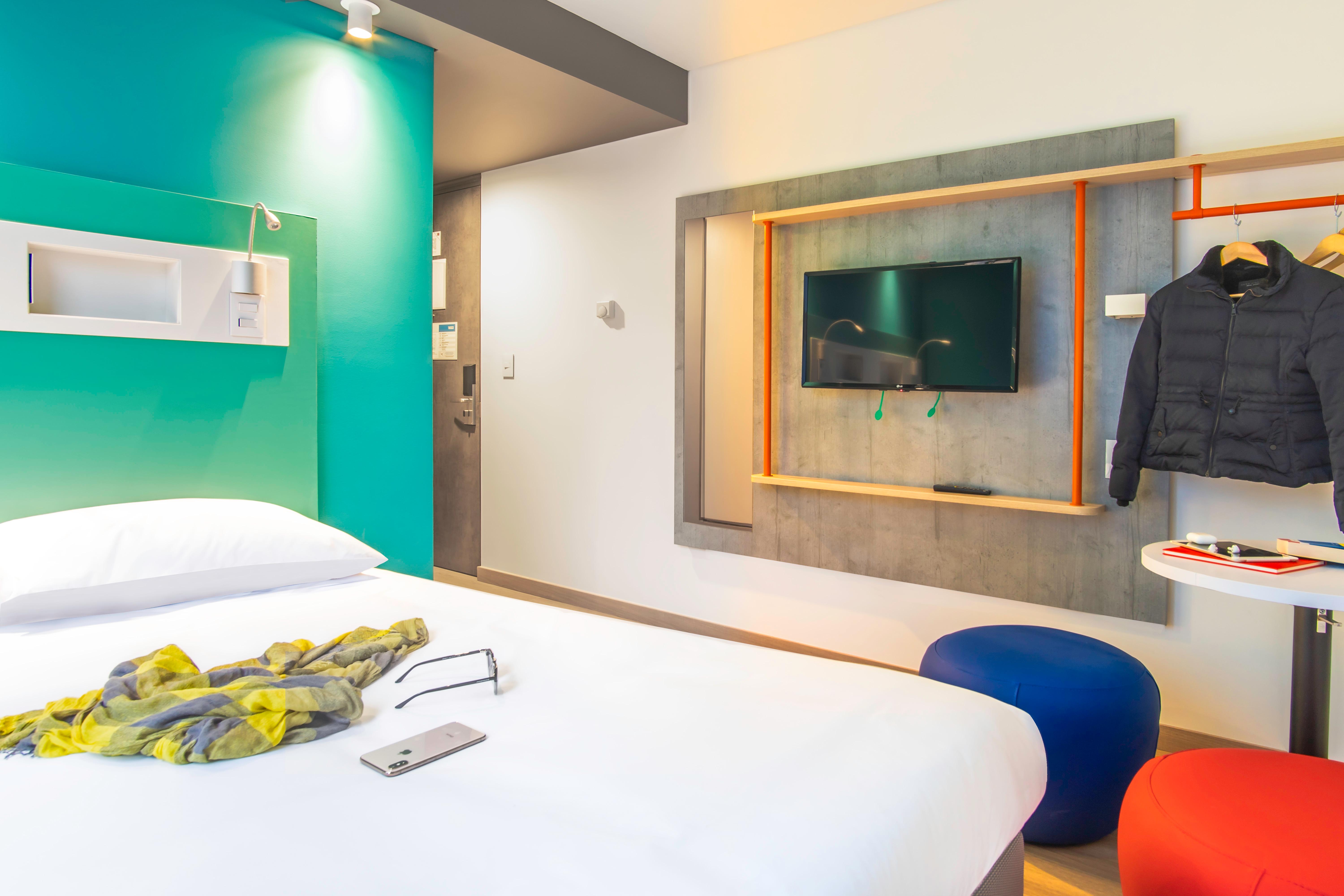 Standard, Double Bed, Side View