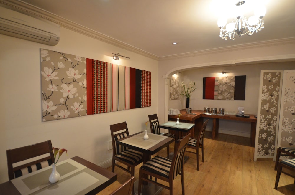 London Lodge Hotel 56/72