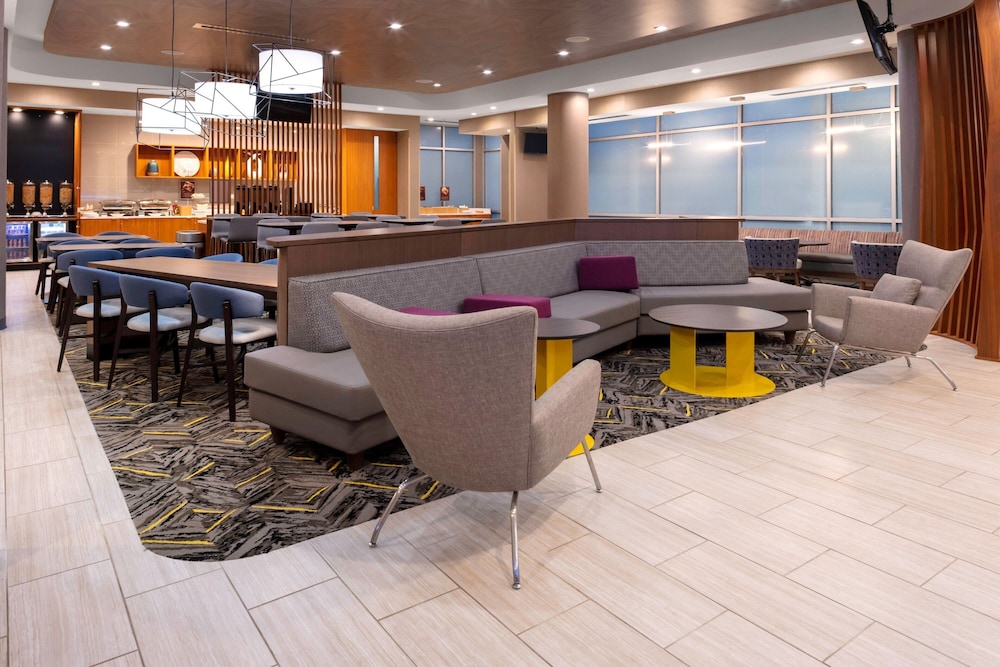 SpringHill Suites Kansas City Airport 14/33
