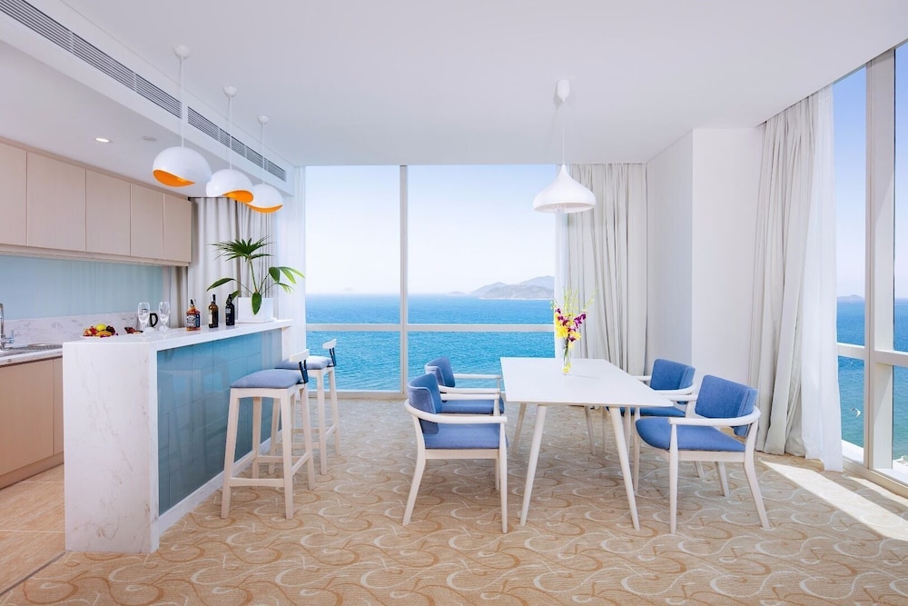 DIAMOND BAY HOTEL 23/48