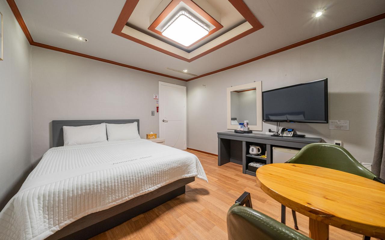 Jumunjin Hotel 17/26