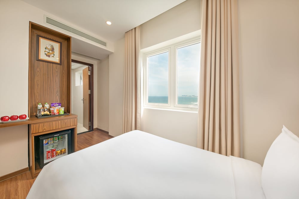 De L'amour Hotel 20/57