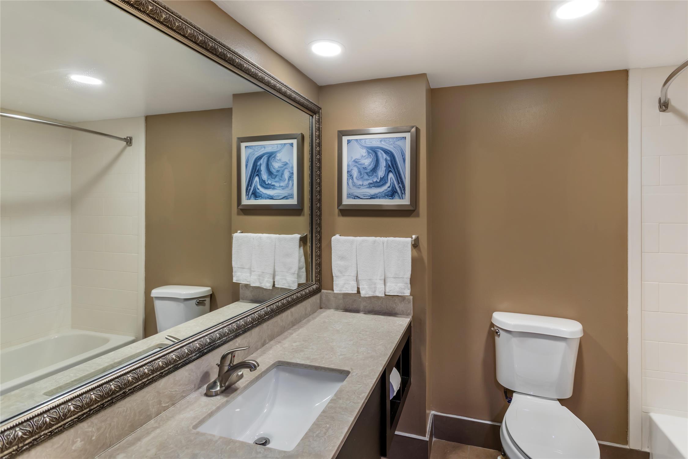 Best Western Plus Madison Inn 51/53