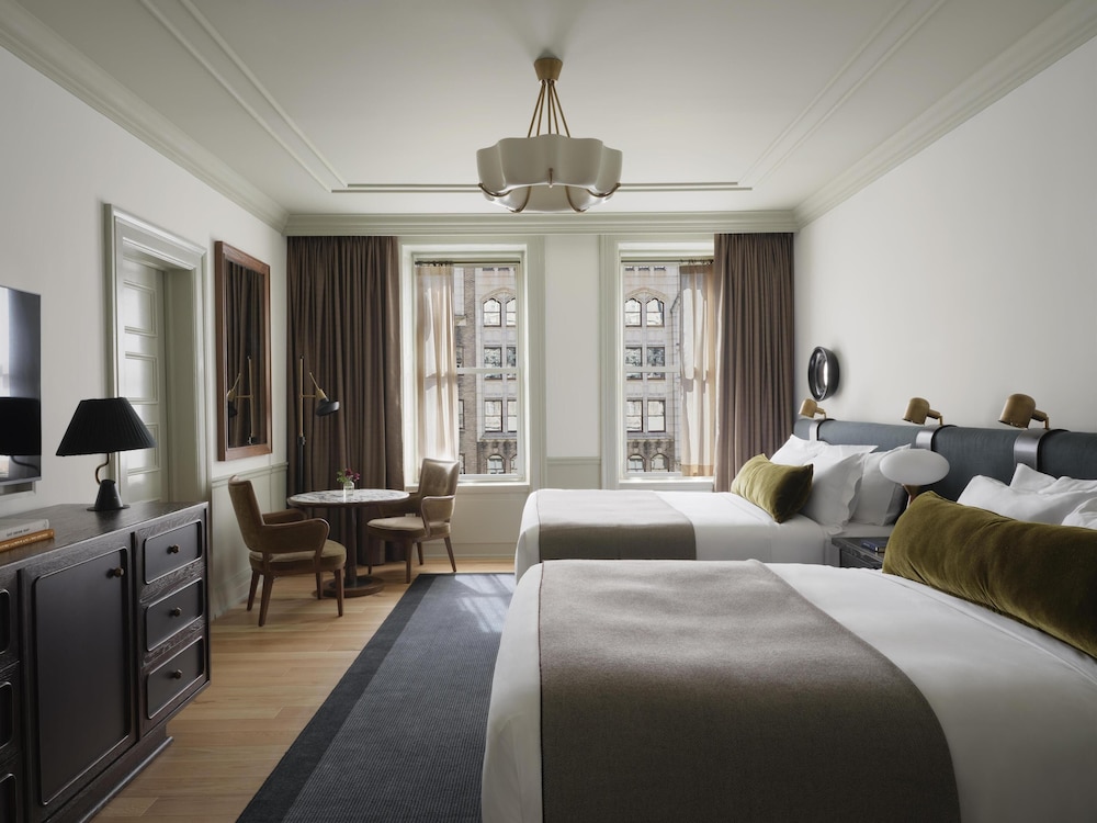 DELUXE, 2 QUEEN BEDS