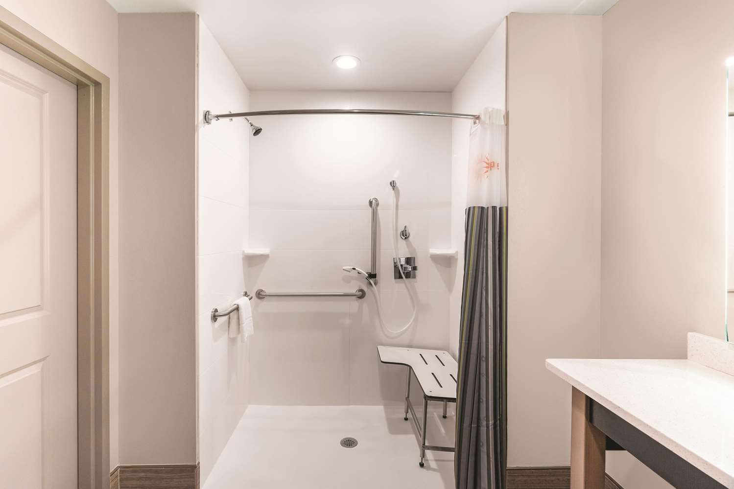 La Quinta Inn Suites By Wyndham Cleveland Tn 44/45