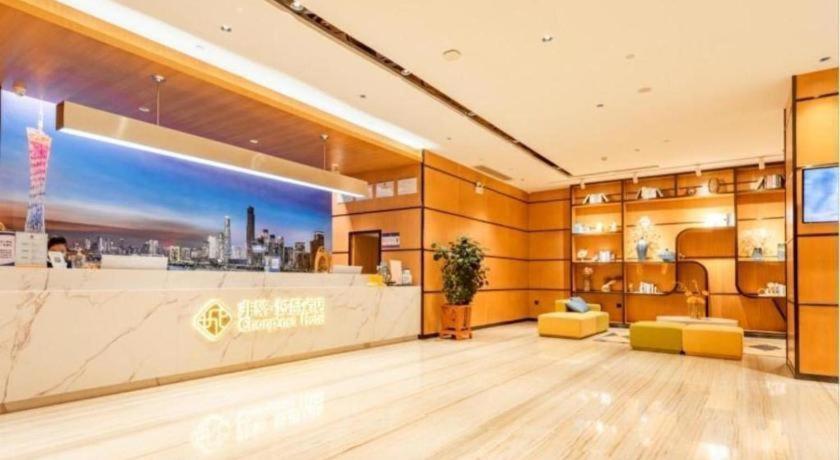Chonpines Hotel (Guangzhou Rongchuang Wenlvcheng) 10/56