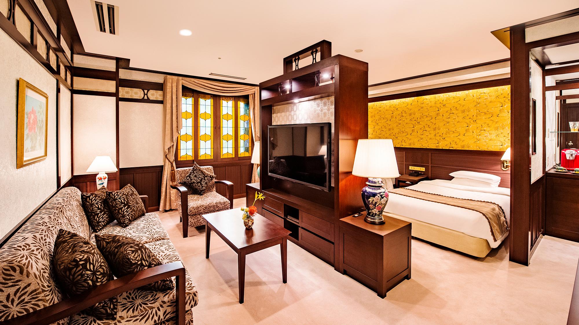Romance, Luxury, Twin Beds
