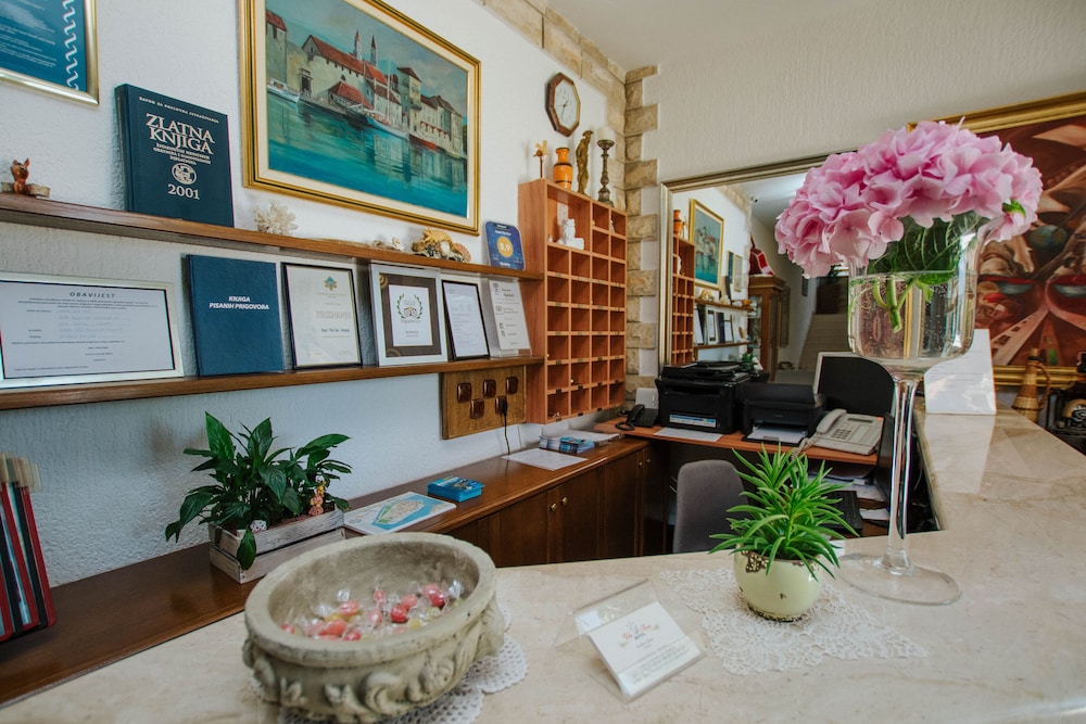 Hotel Vila Tina 33/50