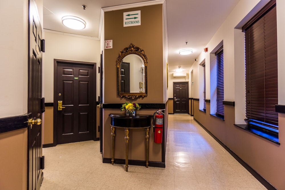 Americana Inn 35/50