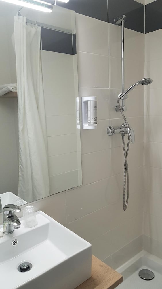 HOTEL AKENA CITY CLERMONT L'HERAULT 24/25