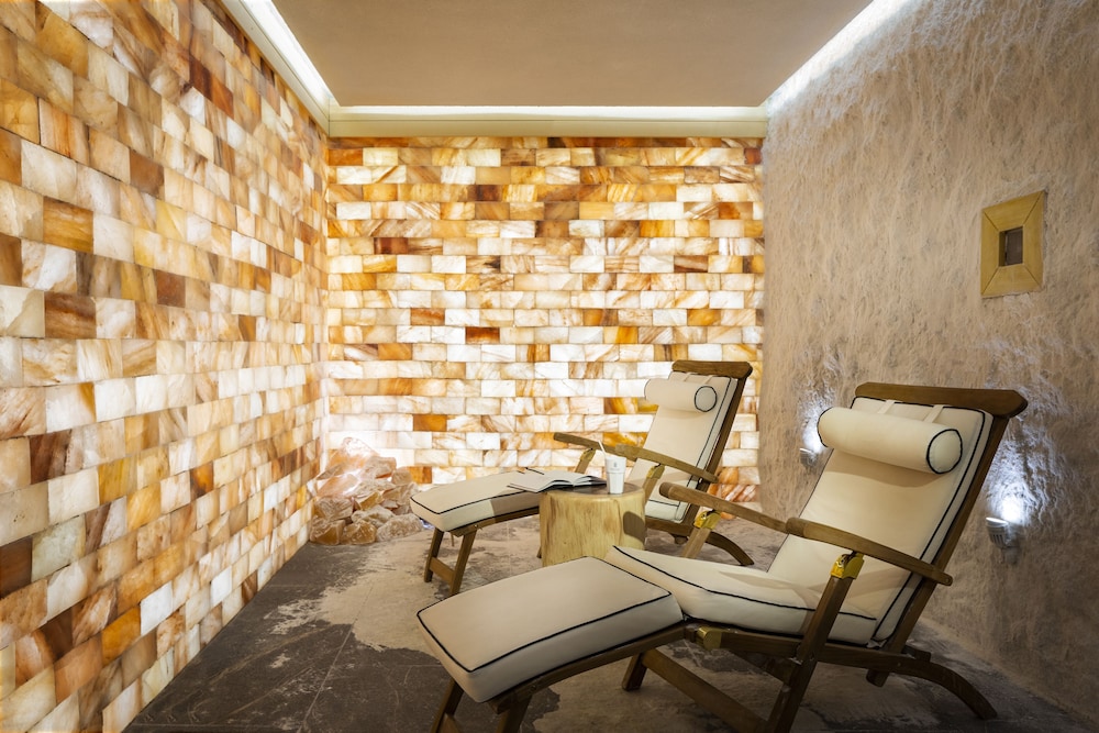 Kings' Valley Medical & Spa 26/50