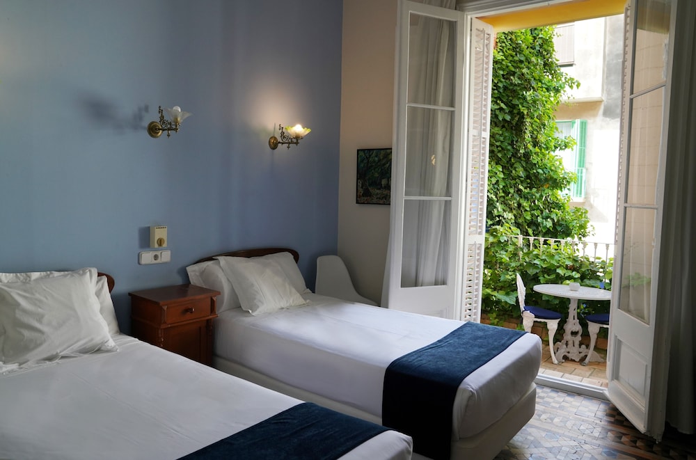 Hotel Medium Renaixenca 21/50