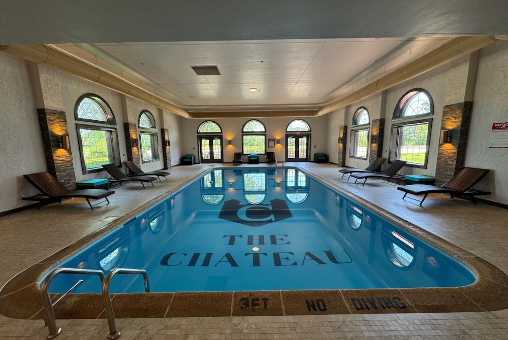 The Chateau Hotel And Conference Center 30/53