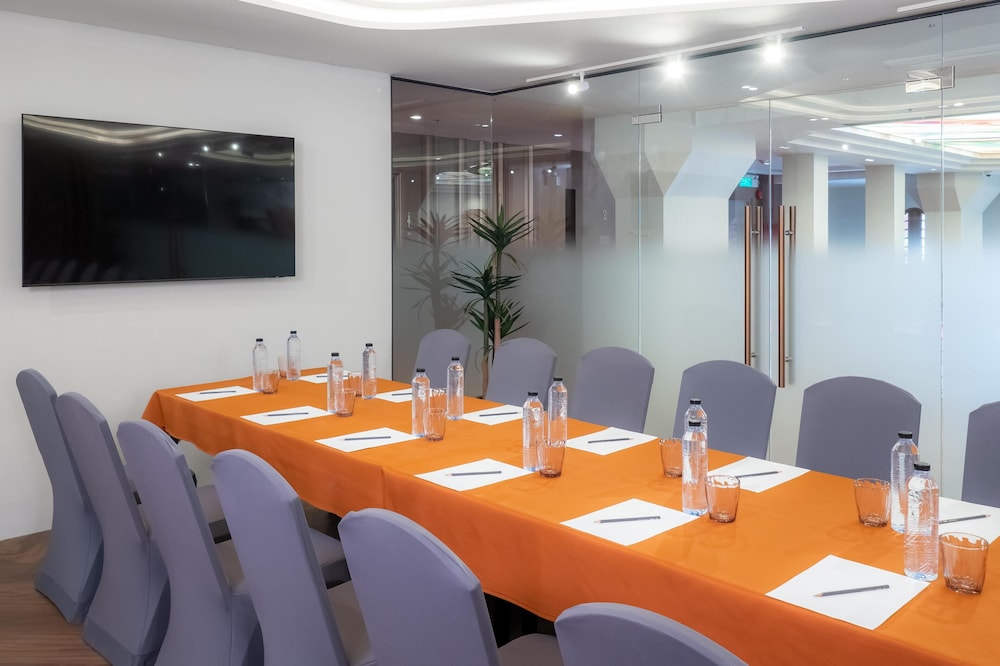 Aiden by Best Western Surawong Bangkok 39/48