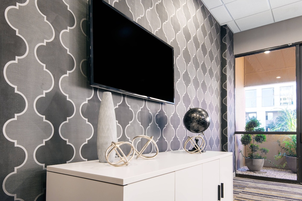 Fairfield Inn Suites By Marriott Charlotte Uptown 2/63