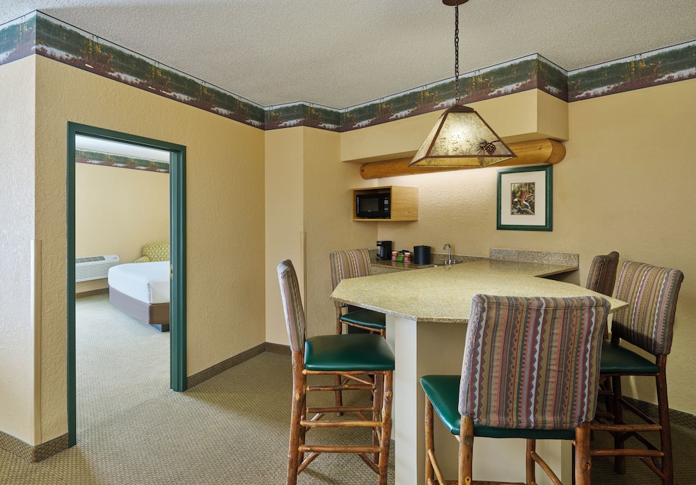 Great Wolf Lodge Traverse City 52/62