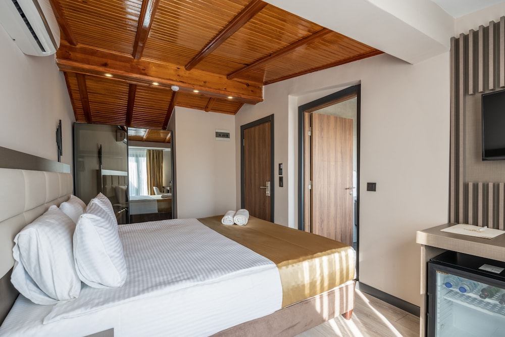 Magia Hotel 16/48
