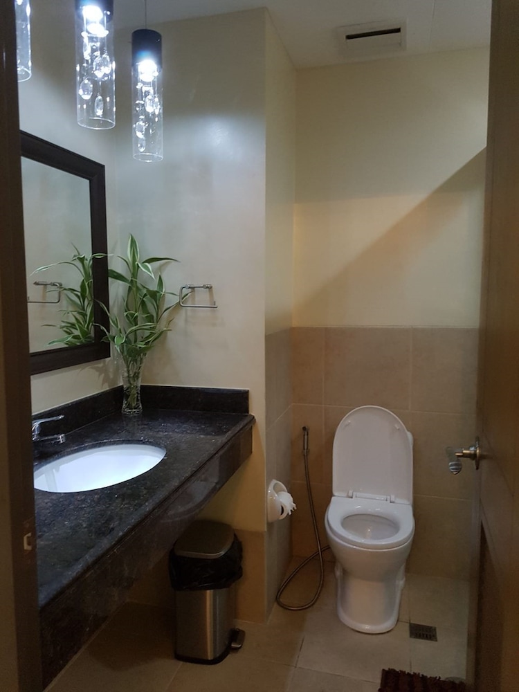 Outlook Ridge Residences N-206 50/50