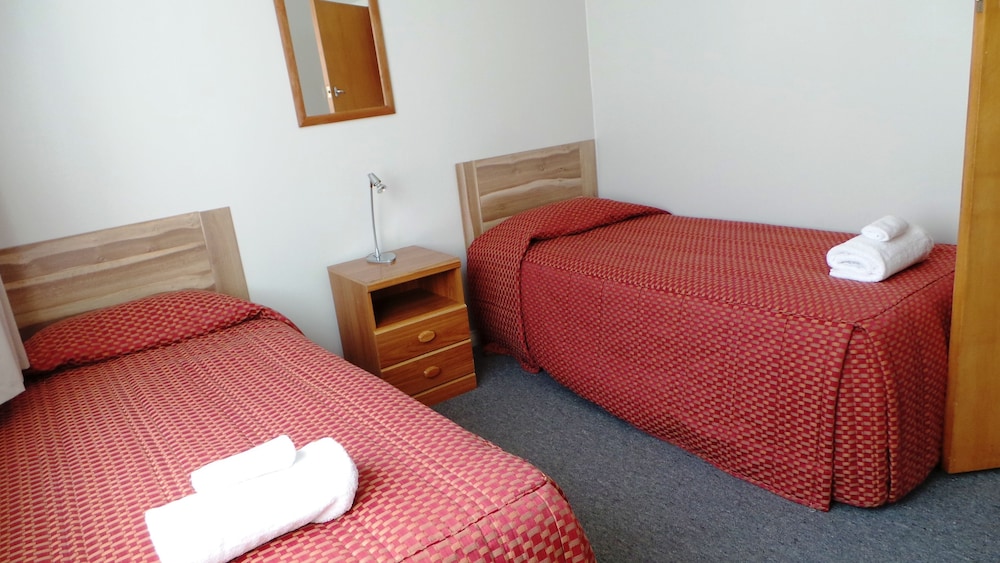 Owens Motel 15/63