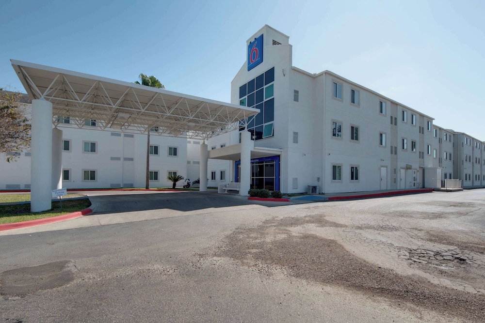 Motel6 Brownsville, TX 60/70