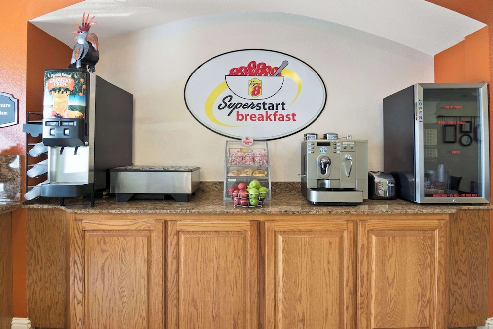 Super 8 By Wyndham Austin/Airport South 6/49