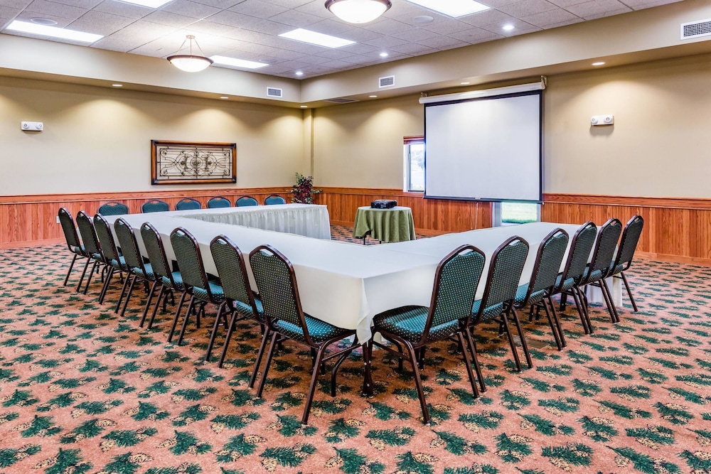 Americinn By Wyndham Fort Pierre Conference Center 40/45