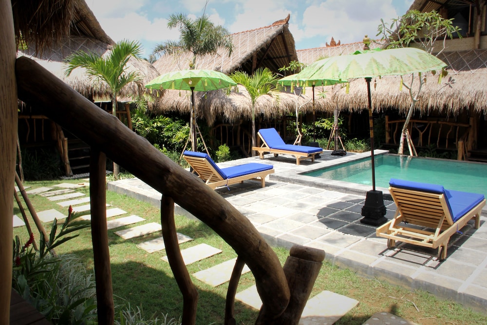 The Calmtree Bungalows 60/64