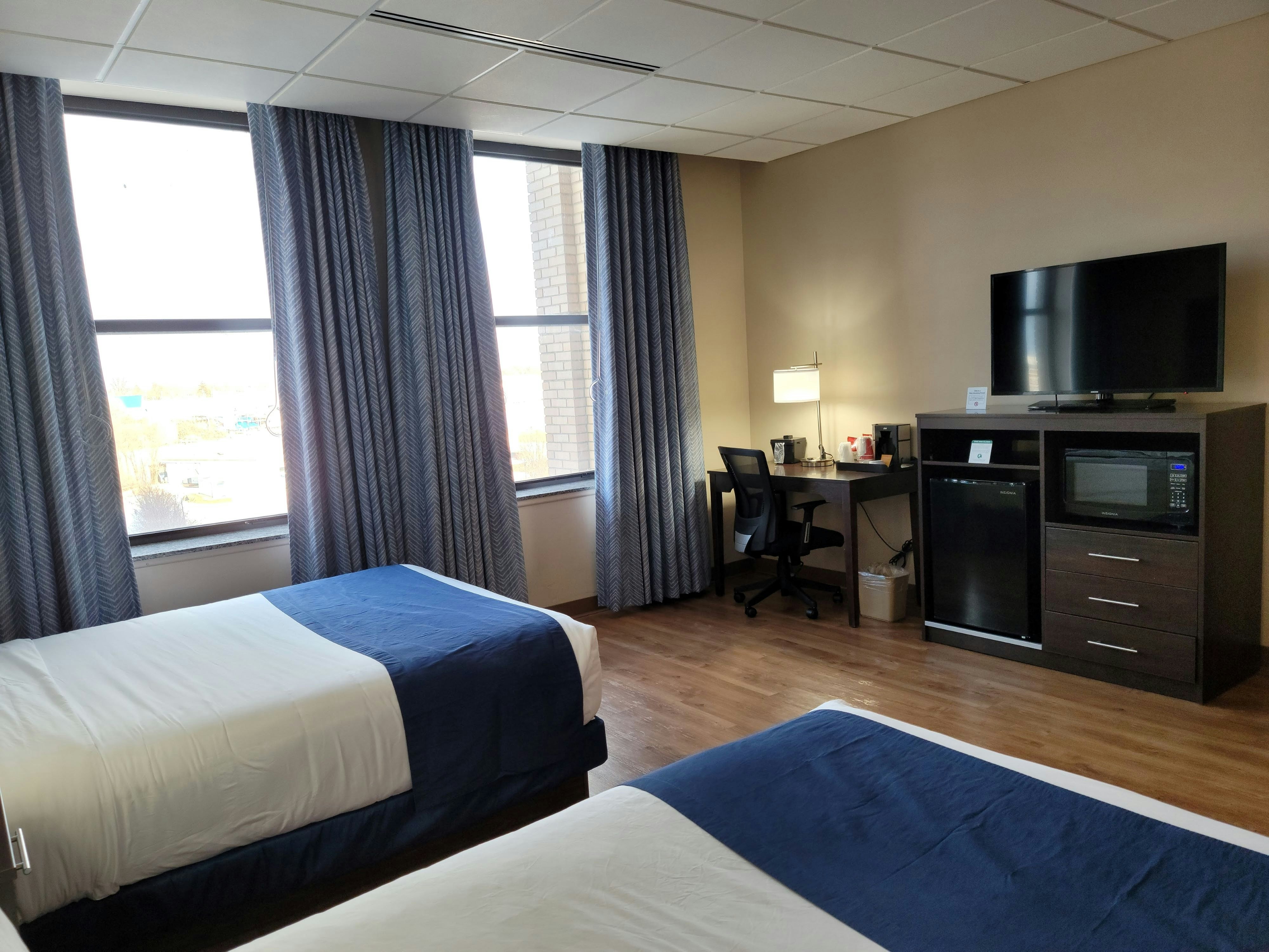 Ariel Broadway Hotel 7/22