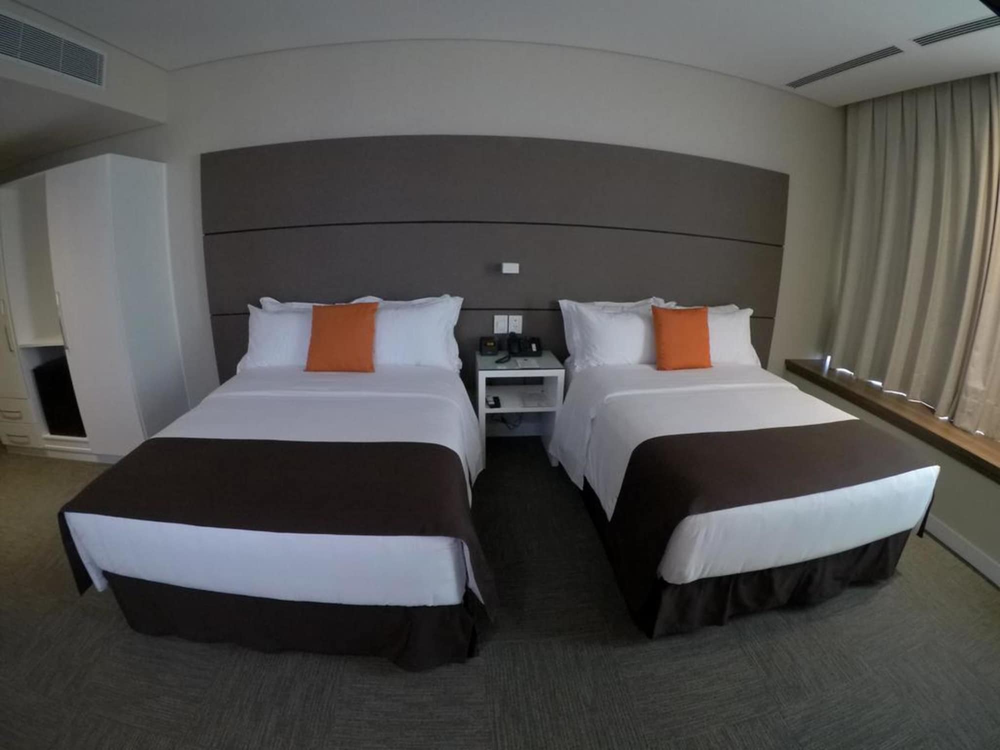 SUPERIOR, TWIN BEDS, CITY VIEW