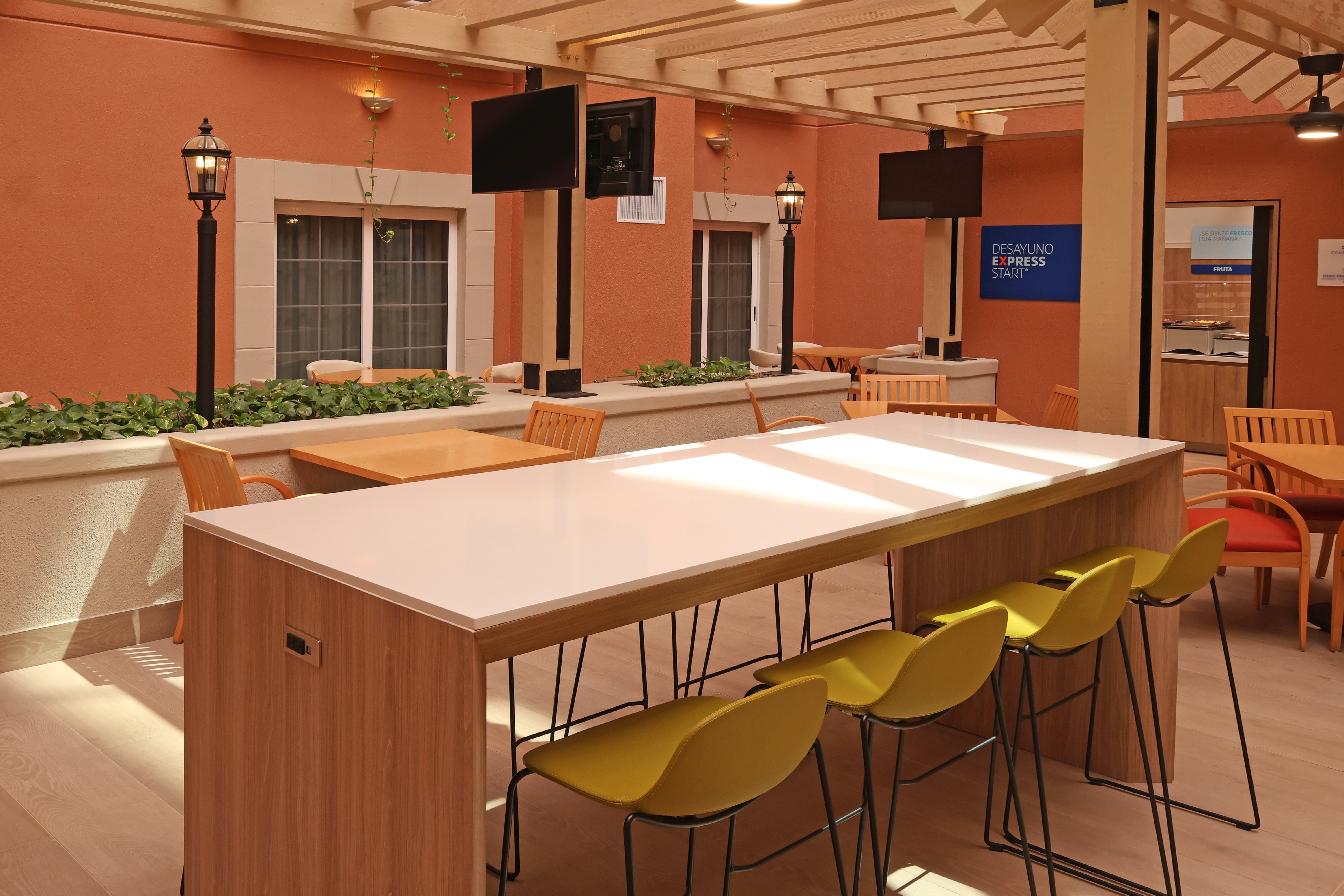 Holiday Inn Express Monterrey Galerias Sn Jeronimo 55/76