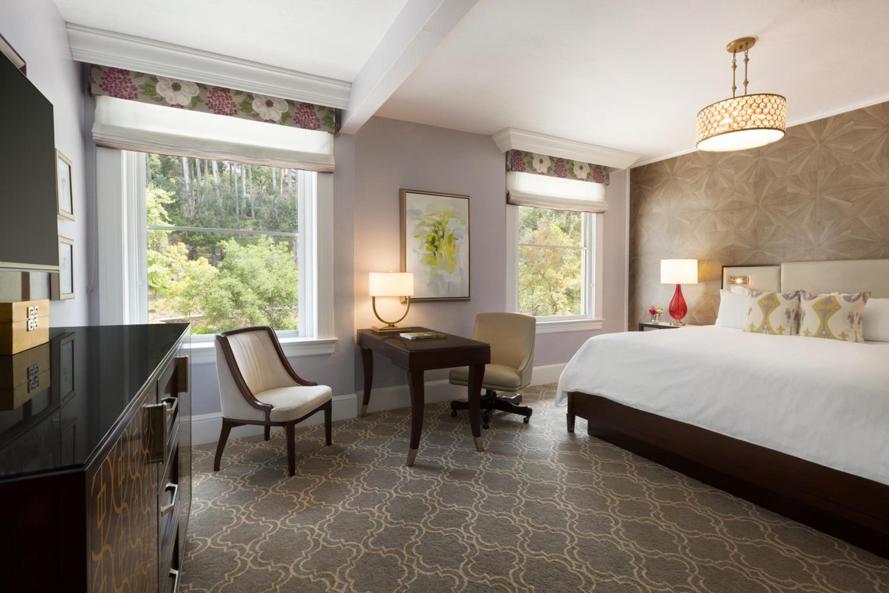 1 Bedroom, Suite, King Bed, Sofa