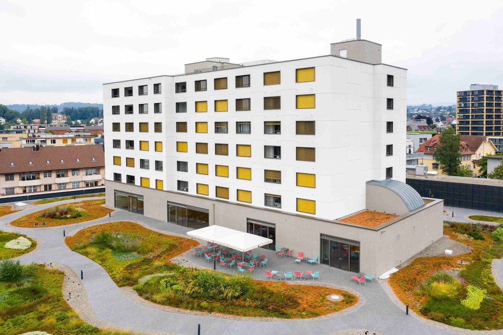 Hotel Illuster 1/50