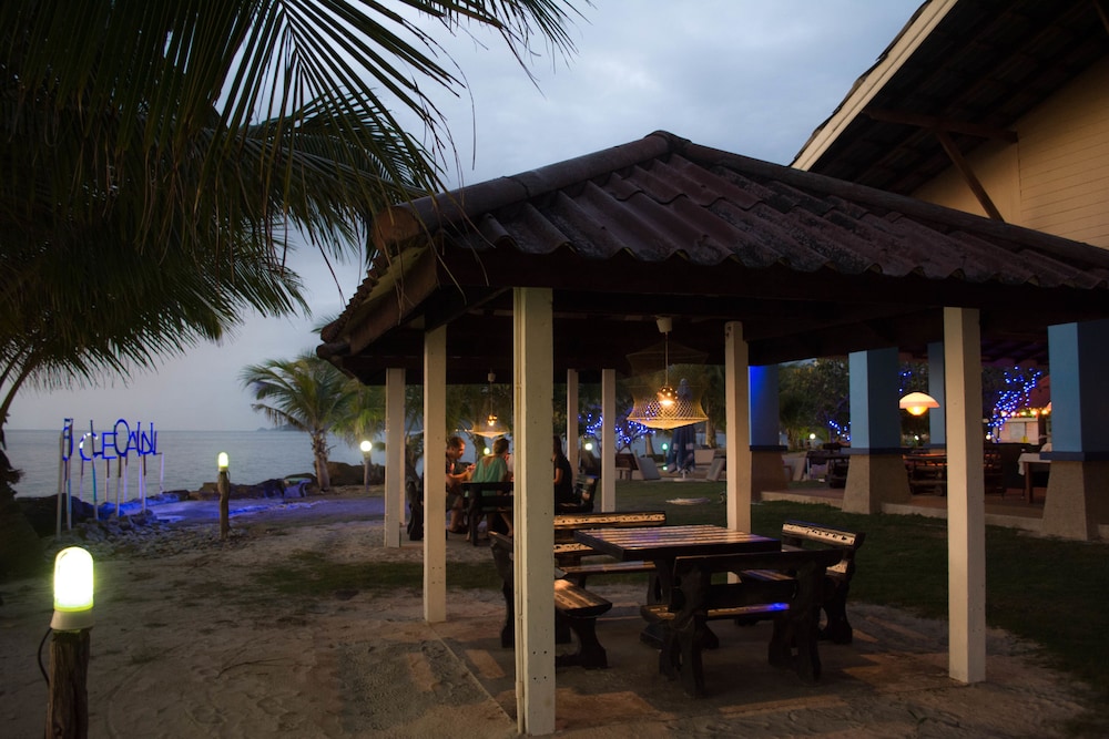 Coral Resort 70/77