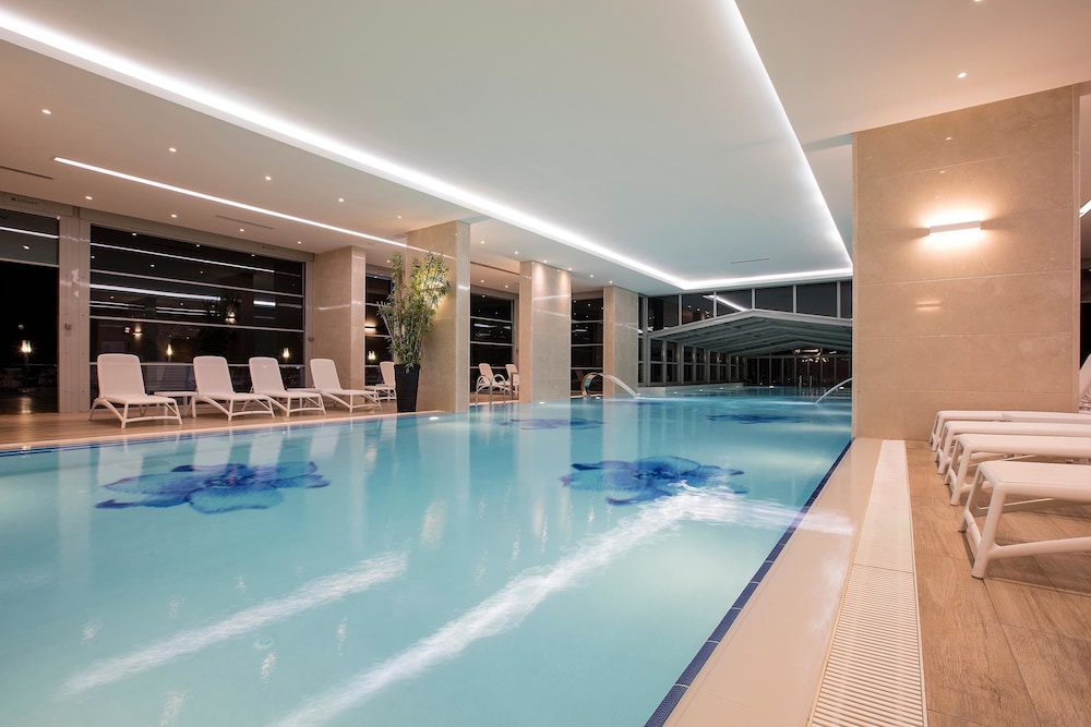 Charisma de Luxe Hotel 25/50
