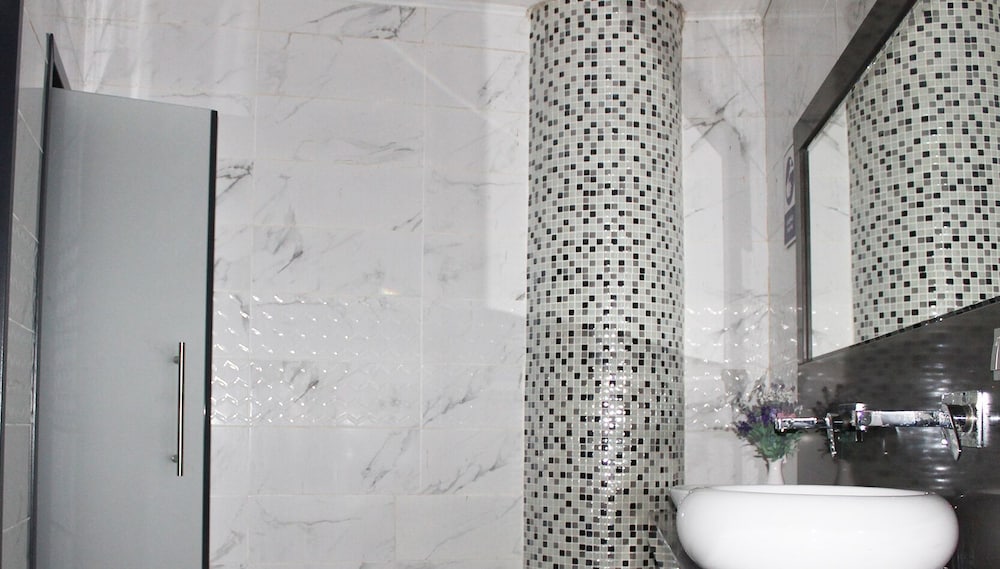 WHITE TUANA THERMAL YALOVA 12/69