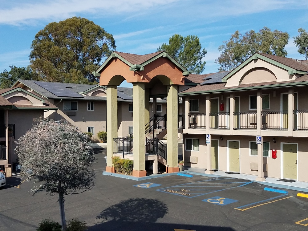 Olive Tree Inn & Suites, a Howard Johnson by Wyndham 69/72