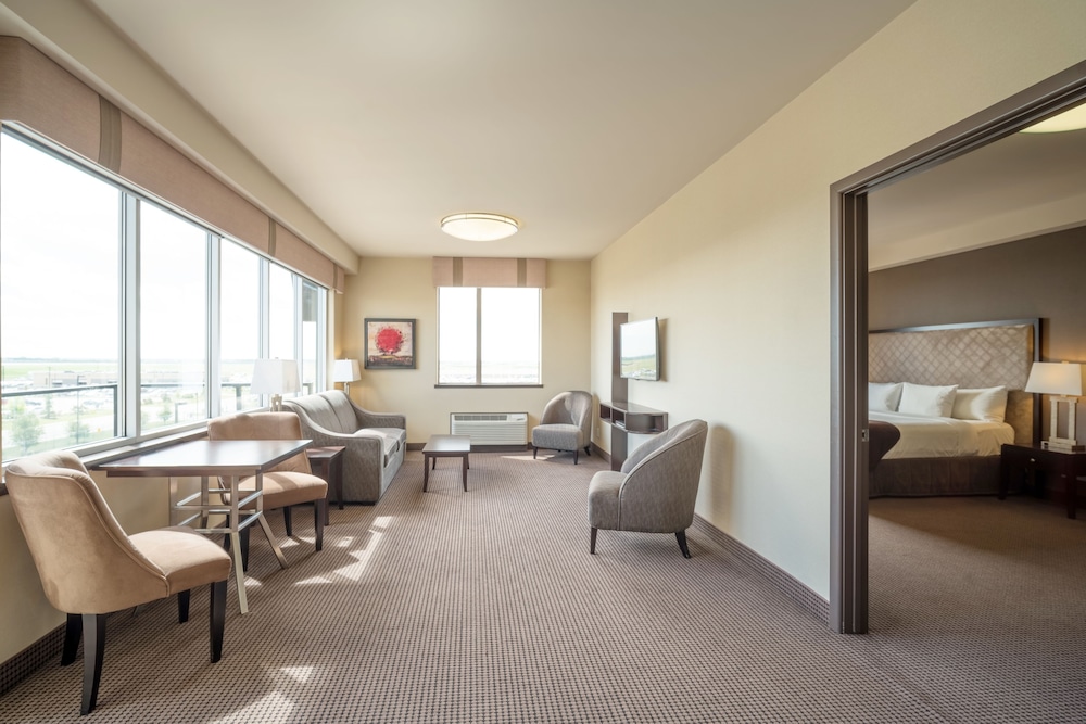 Acclaim Hotel By Clique 42/62