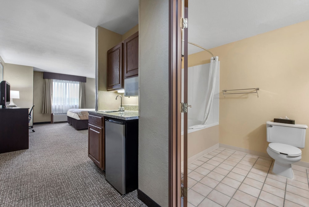 Quality Inn & Suites Lebanon I-65 36/38