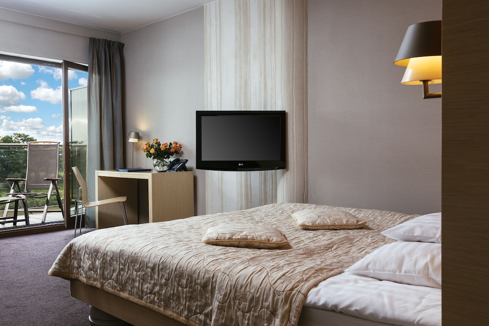Niebieski Art Hotel And Spa 25/45
