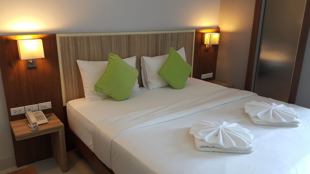 April Suites 20/64