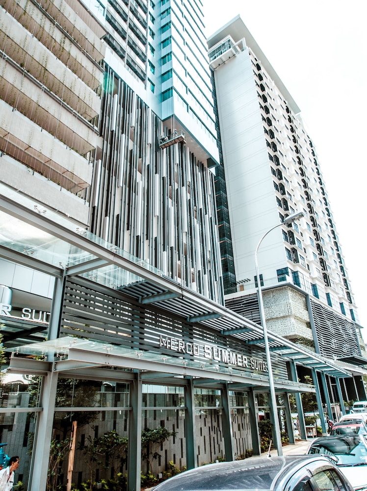 Summer Suites Residences By Subhome 2/68