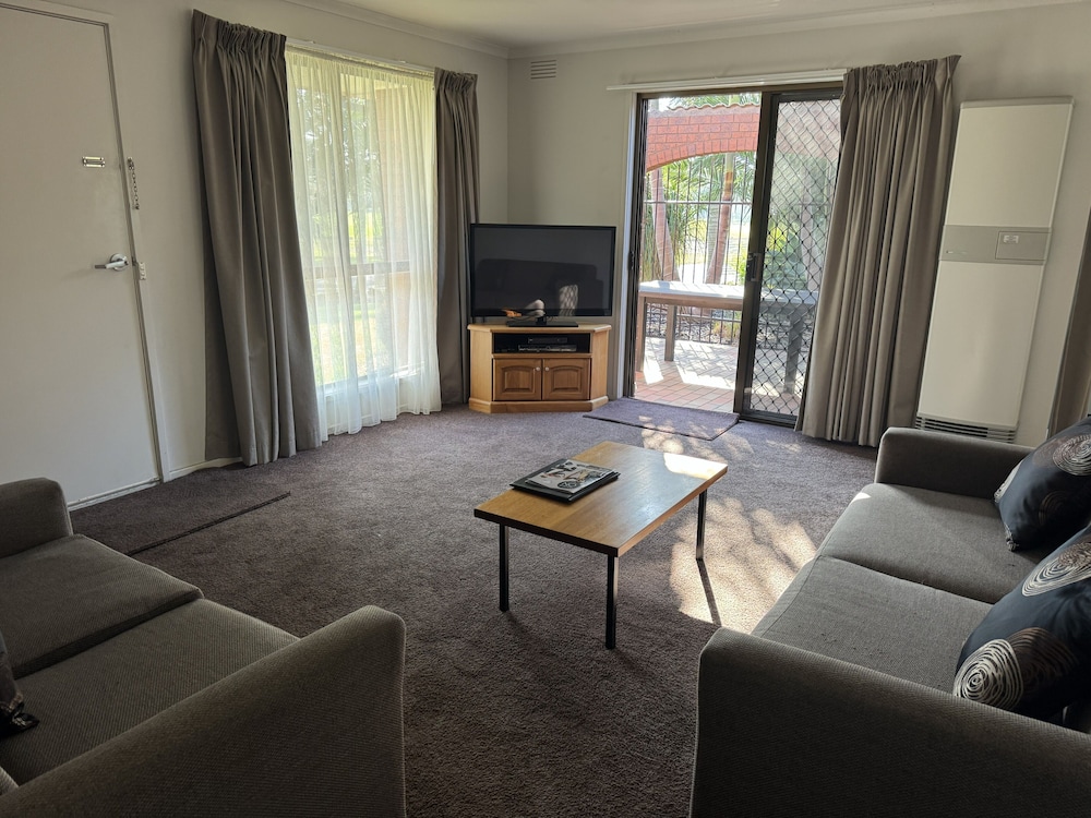 BARWON VALLEY LODGE 35/64