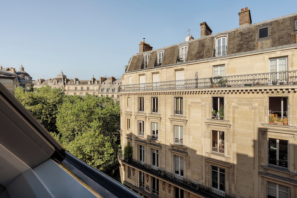 My Maison In Paris - Louvre 2/50