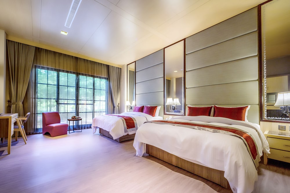 Huaman Hot Spring Villa 20/68