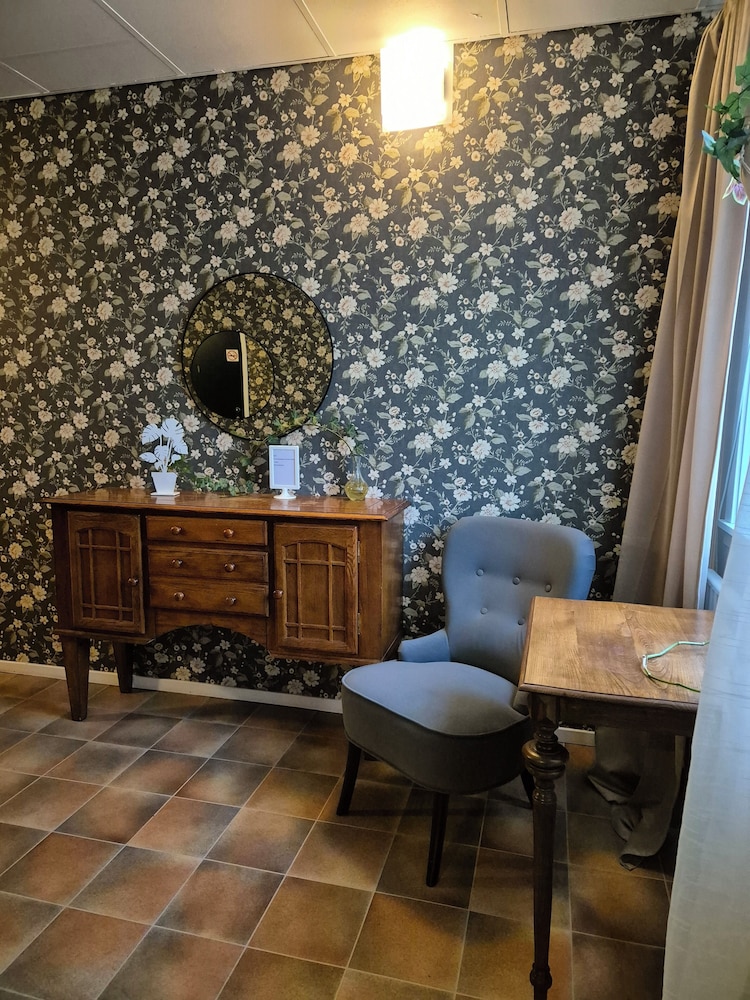 Smålandsstenar Hotell 2/37