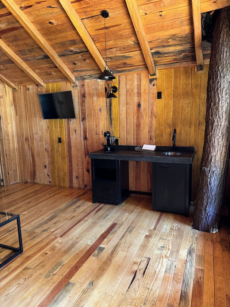 PINE TREE Hotel Boutique and Cabanas 6/56
