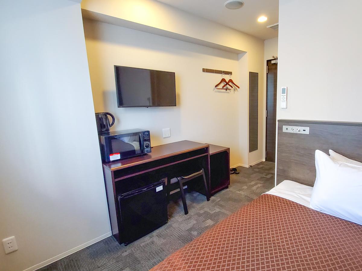 Semi Room, Semi Double Bed